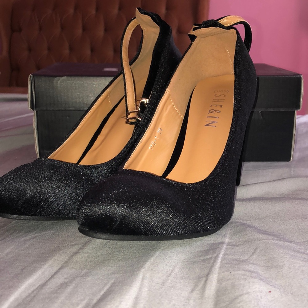 heels - Picture 3 of 3